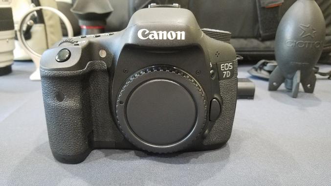 Appareil photo numérique Canon EOS 7D avec accessoires