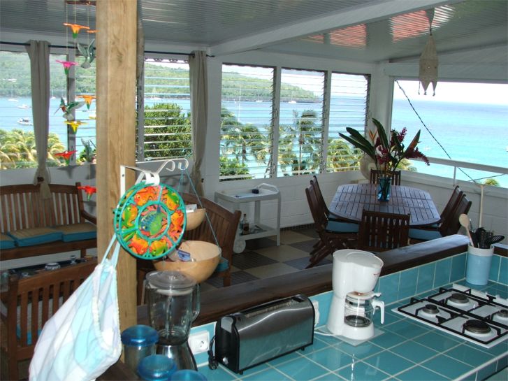 Maison à Grande Anse, vue Caraïbe, plage à 60m.