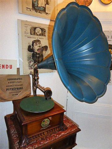 Gramophones phonographes vieux disques 78 tours