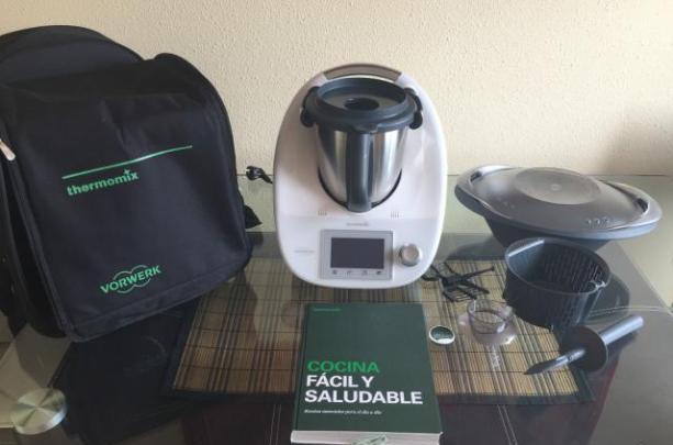Thermomix TM5 comme neuf + accessoires
