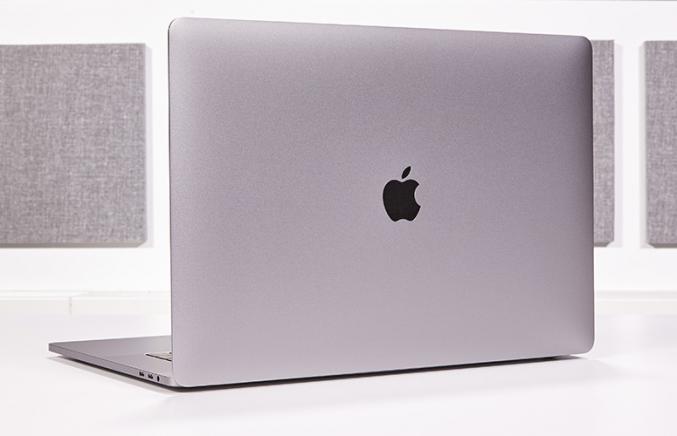 Apple MacBook Pro 15 avec Touch Bar, 2.9GHz Quad-Core Intel Core i7, Espace gris