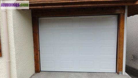Porte de garage sectionnelle colorie blanc