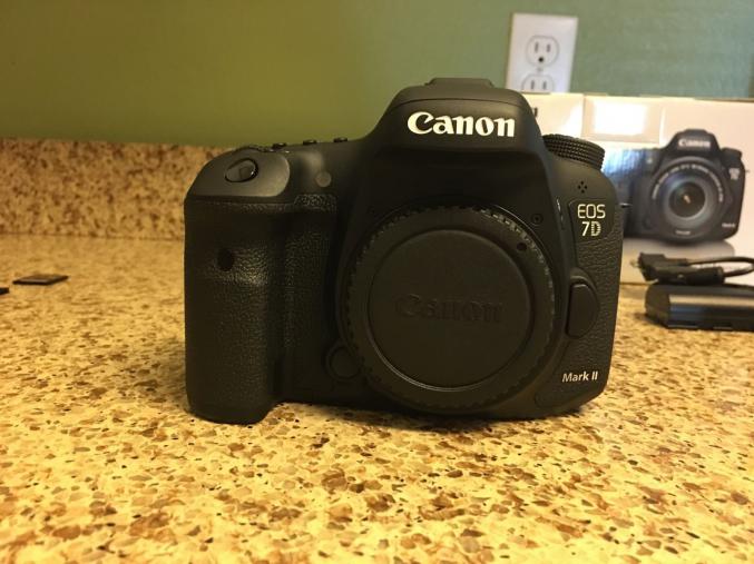Canon 7D mark II neuf,garantie 1 an