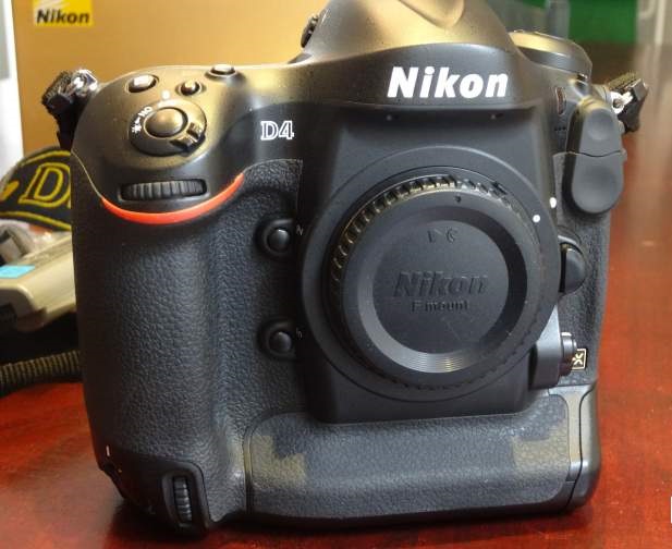 Nikon D4 sous garantie 21mois