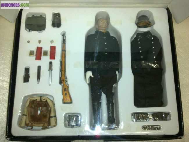 Totenkopf Division Unterscharführer Figurine Neuf
