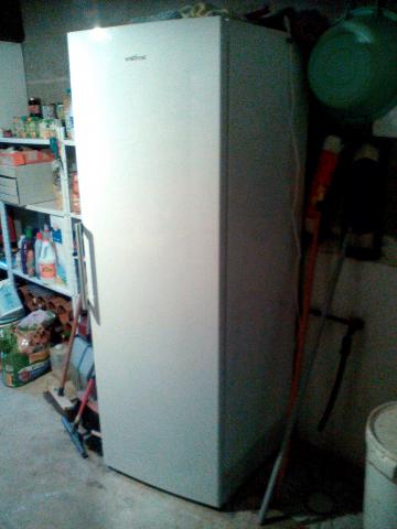 A vendre congelateur armoire