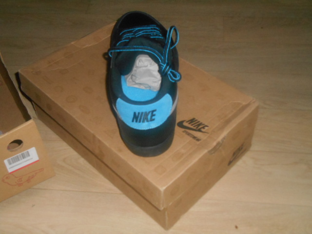 Nike noir bleu 