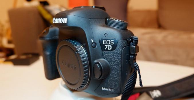 Canon EOS EOS 7D Mark II caméra