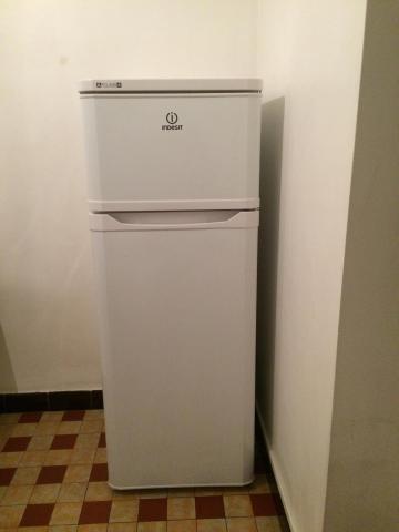 Réfrigérateur congélateur INDESIT