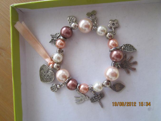 Bracelet breloques et perles (fait main)
