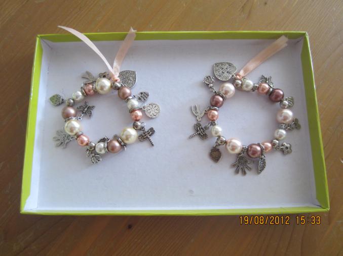 Bracelet breloques et perles (fait main)