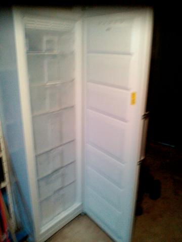 A vendre congelateur armoire