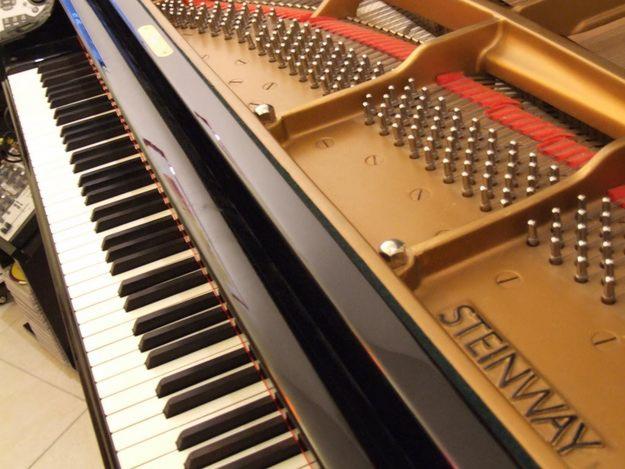 Steinway piano de concert 2,74m model D