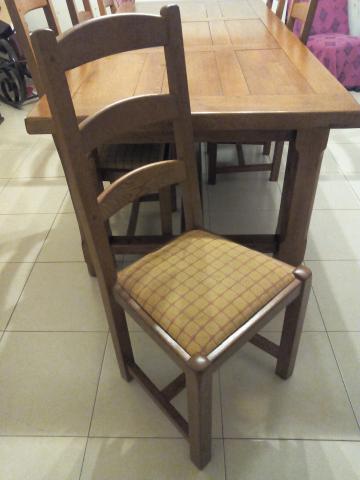 Table salle à manger et chaises