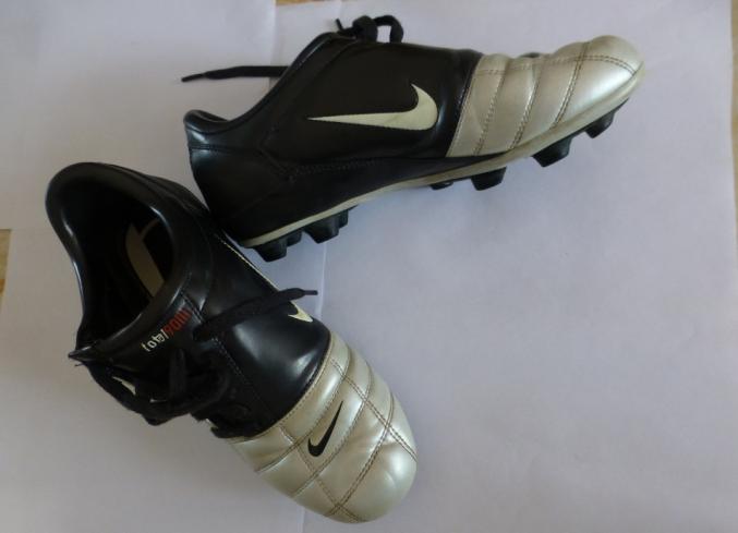 Chaussures de Foot Nike TOTAL 90 Point 41