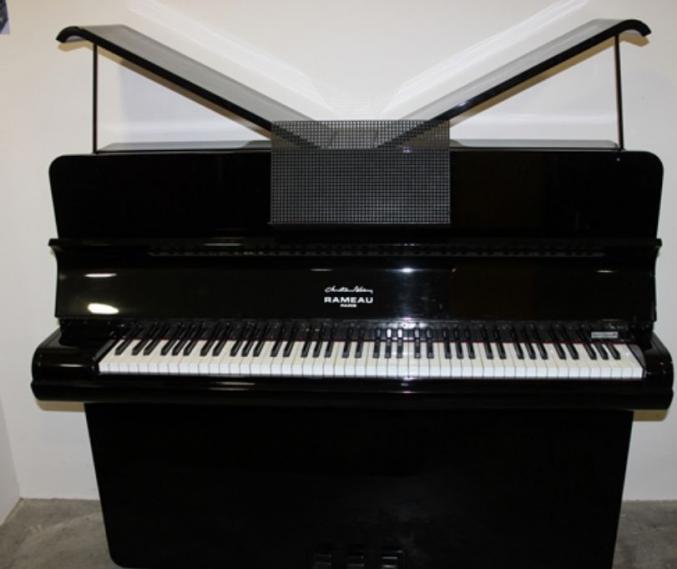 A VENDRE URGENT piano pleyel laque 1/4 de queue noir