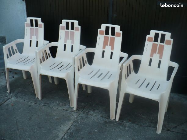 4 Chaises fauteuils résine salon de plein air.Henry Massonnet