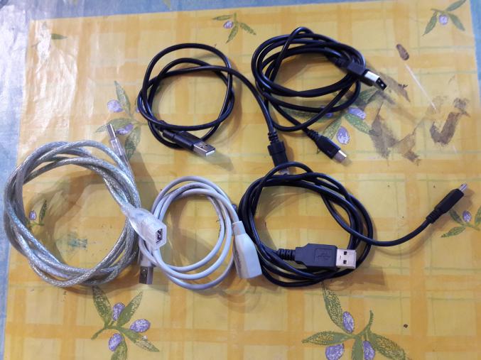Lot 5 cables USB