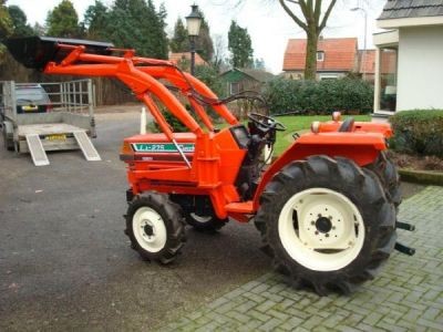 Offrons Petite Machine Micro tracteur kubota L1-275DT + Remorque