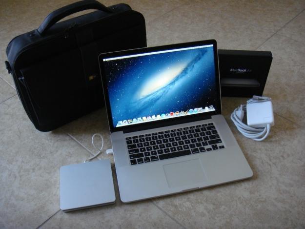 Apple Macbook Pro (modèle actuel - MD831LL/A)