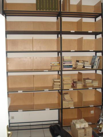 étagères rack rayonnage stockage rangement revues livres disques vinyles lp