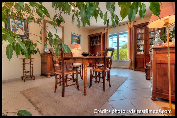 Maison 5 chambres 200 m2, terrain 2800 m2 avec piscine chauffée