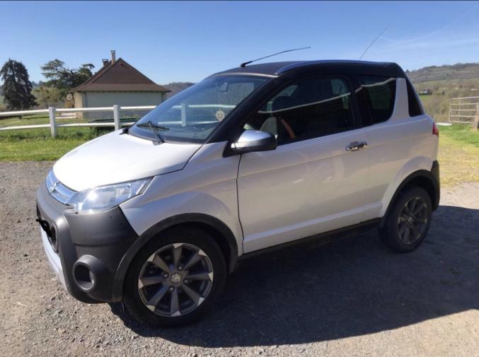 Aixam Crossline Premium Blanc Nacré