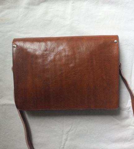 Serviette sac Besace sacoche 100% cuir ordinateur 