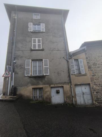Maison 328m2, atelier 58m2 et une licence IV