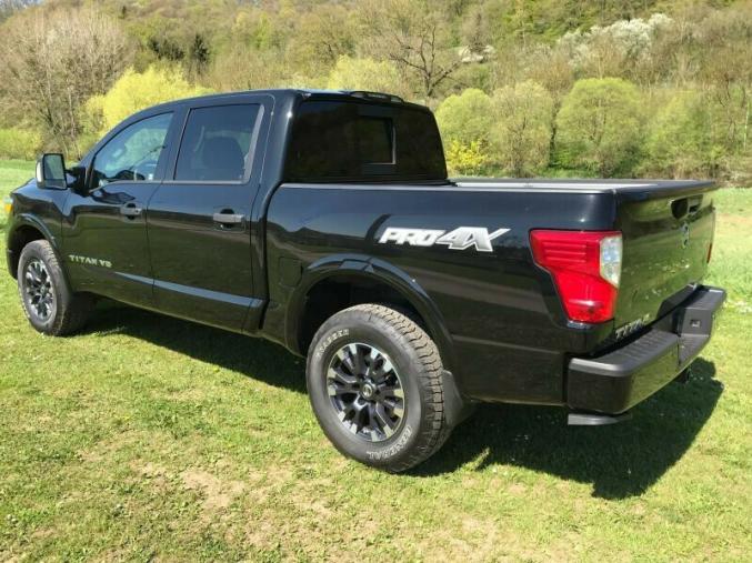 Nissan Titan 5.6 V8 Crew Cab Pro-4X Auto.