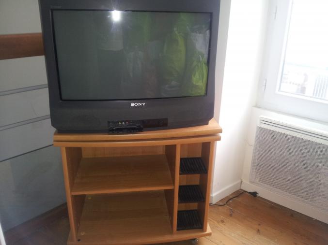Meuble pour tv + televiseur 70 cm