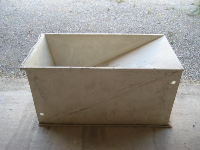 Caisse a gacher le platre neuve