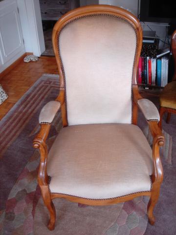 Chaises-fauteuils anciens en noyer