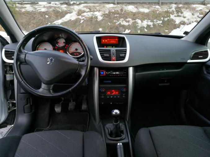 Peugeot 207 1.4 HDi 70ch Exécutive 5p