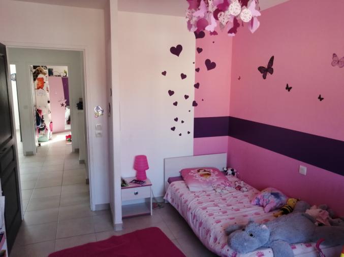 Villa 3 faces avec 4 chambres et piscine