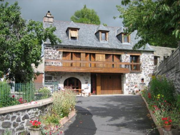 Cheylade - Maison Auvergnate façe au Puy Mary