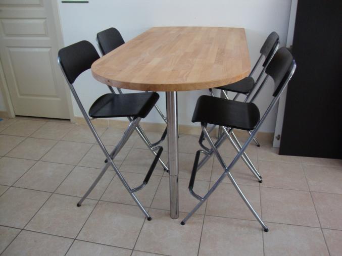 TABLE DE CUISINE + CHAISES