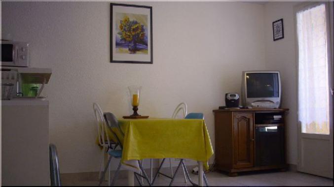 T2 35m2 5pers 300m bord mer Parking Saint Aygulf 83370 VAR