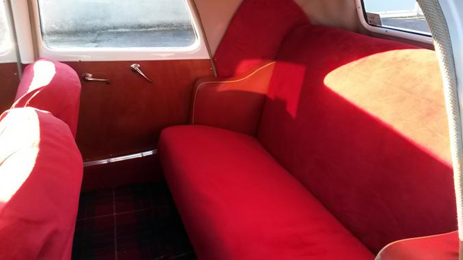 Une magnifique voiture ancienne pour votre mariage…