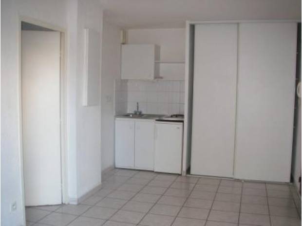 Appartement T2 30 M² , balcon quartier Prado/turcat méry 8èm