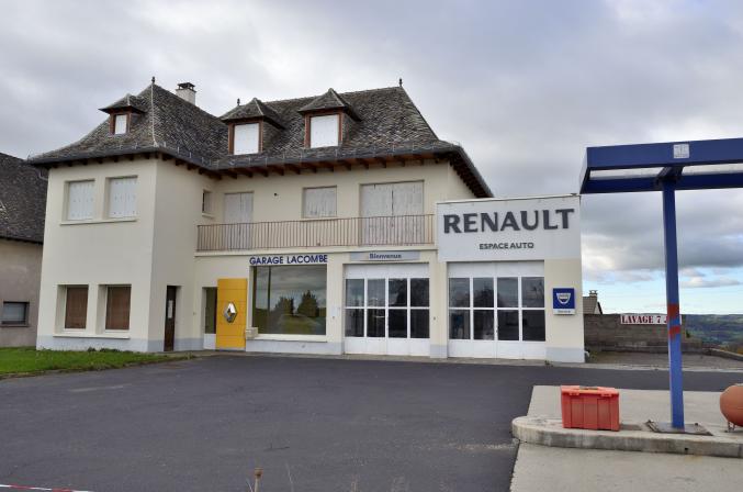 Station service garage habitation