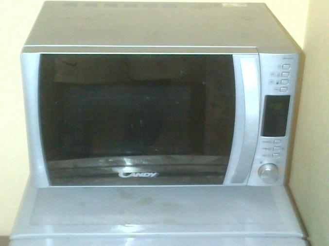 Micro ondes Candy CMW 20DS