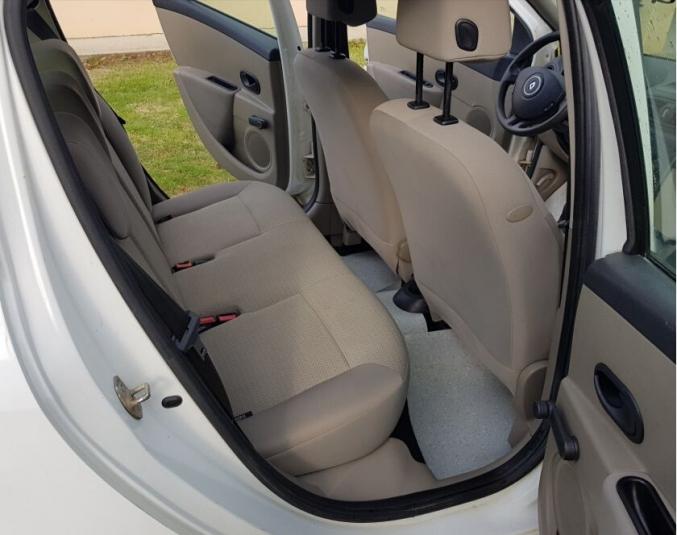 Je donne m'a voiture renault clio lll 1.5l dci 85ch en bon état