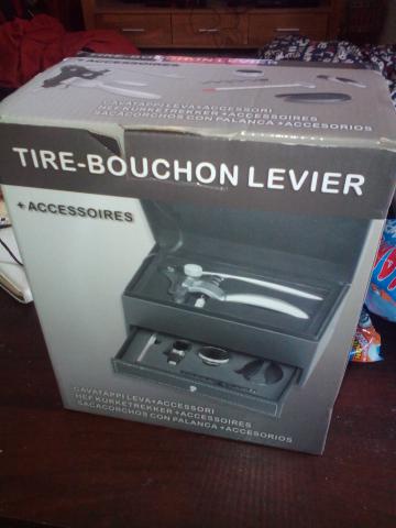 Tire bouchon à levier