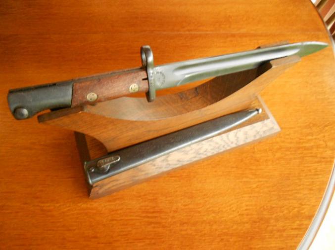 Baionnette MAUSER 98K YOUGOSLAVE MODELE 1948 N° 74730 longueur baionette: 38.4 lame : 25.1 