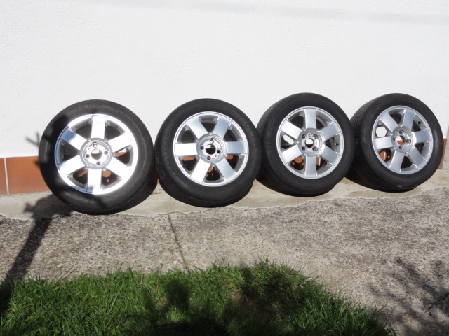 4 JANTES ALU 16"  TBE 4 enjoliveurs