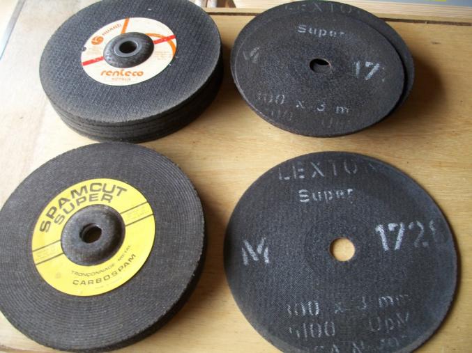 Disques a meuler ou ebarber ou a tronconner acier
