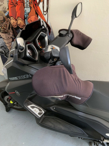 SCOOTER XMAX 400 ABS MOMO DESIGN