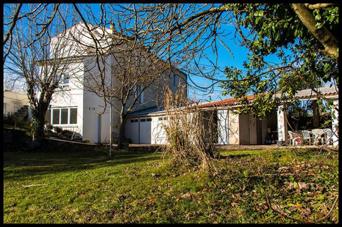 Maison de 160 m2, 4 chambres sur terrain 1018 m2