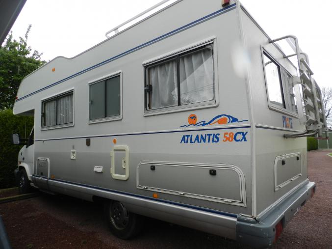 CAMPING CAR PILOTE CAPUCINE 